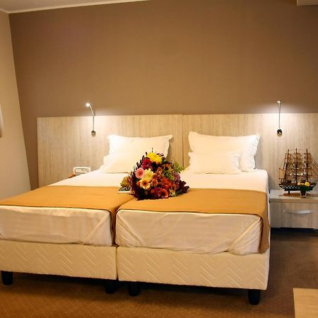 Nemo Hotel Braila Exterior photo