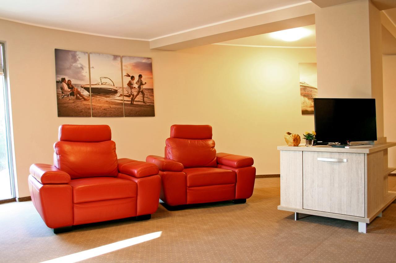 Nemo Hotel Braila Exterior photo