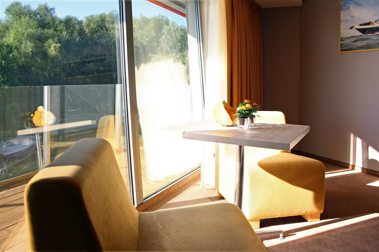 Nemo Hotel Braila Exterior photo