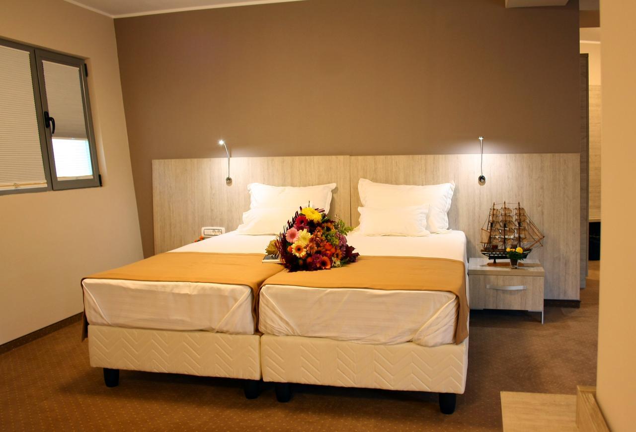 Nemo Hotel Braila Exterior photo