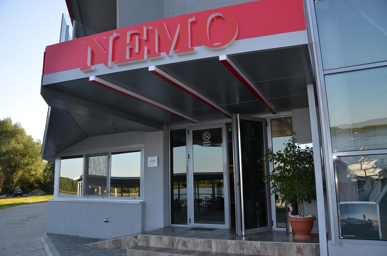 Nemo Hotel Braila Exterior photo